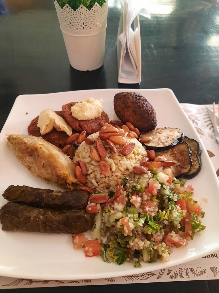 Roots Veggie & Healthy Food